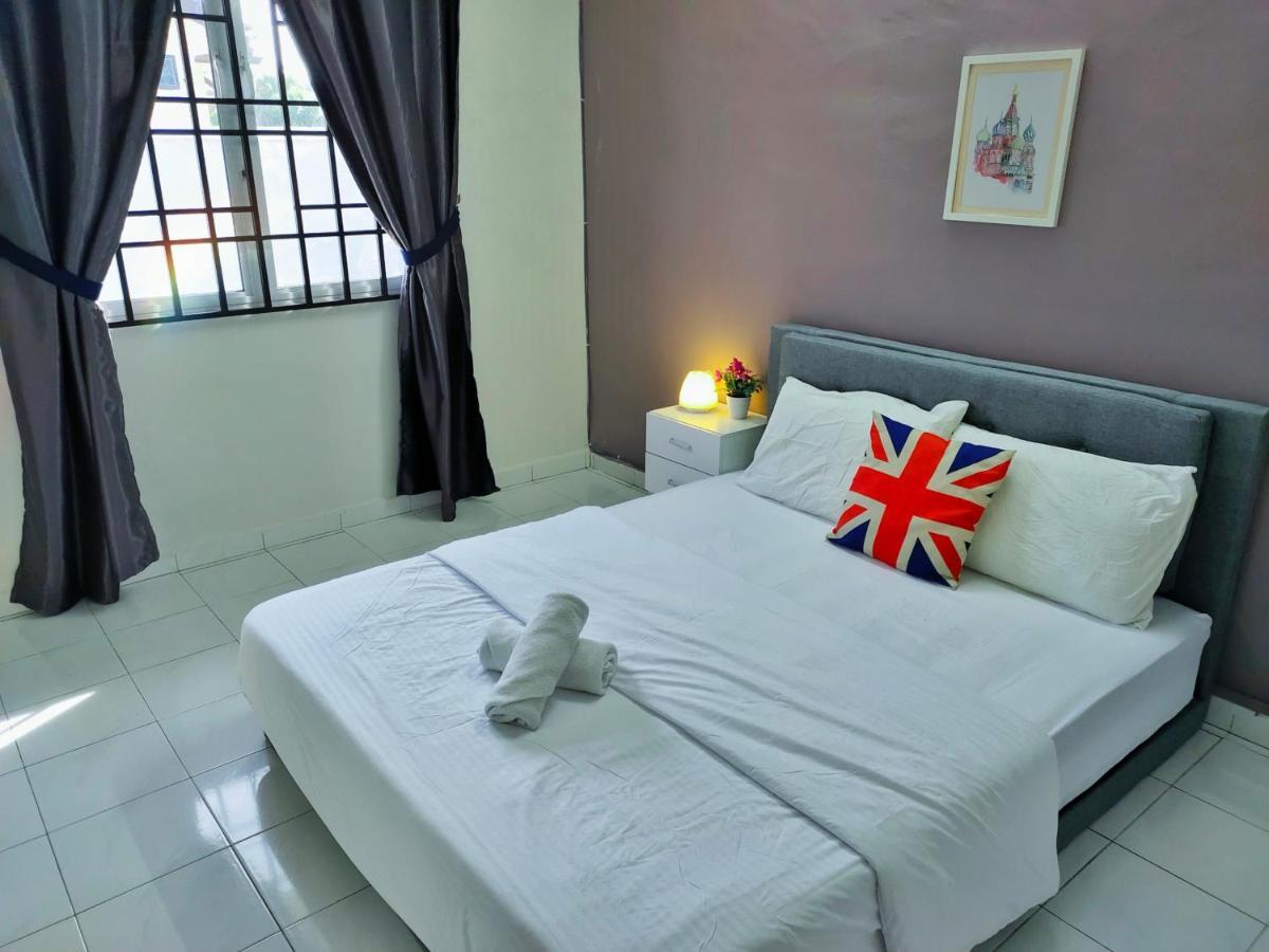 Semi-Detached, Up To 21 Pax, 4 Bedrooms, 3 Bathrooms, 4 Car Parks By Star Home Bayan Lepas Exterior foto