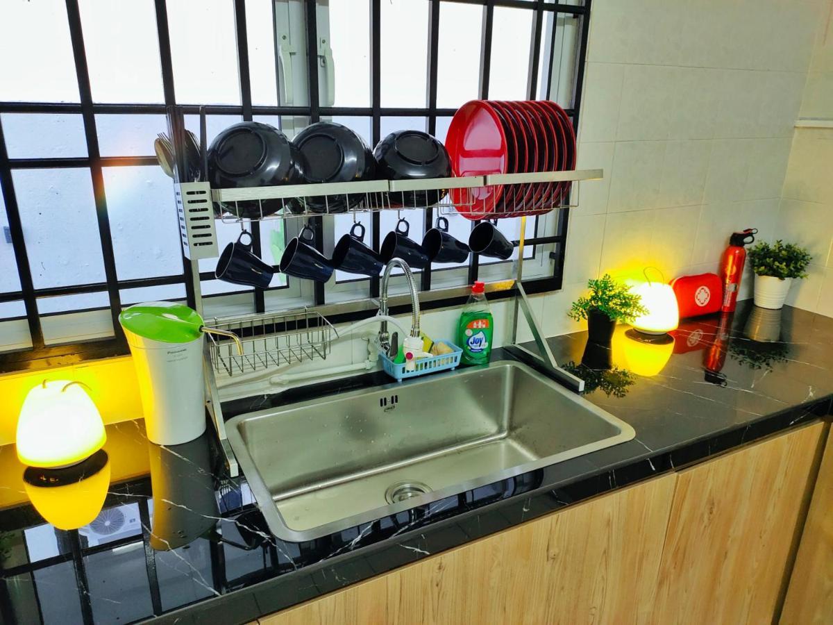 Semi-Detached, Up To 21 Pax, 4 Bedrooms, 3 Bathrooms, 4 Car Parks By Star Home Bayan Lepas Exterior foto