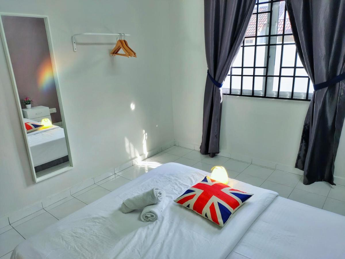 Semi-Detached, Up To 21 Pax, 4 Bedrooms, 3 Bathrooms, 4 Car Parks By Star Home Bayan Lepas Exterior foto