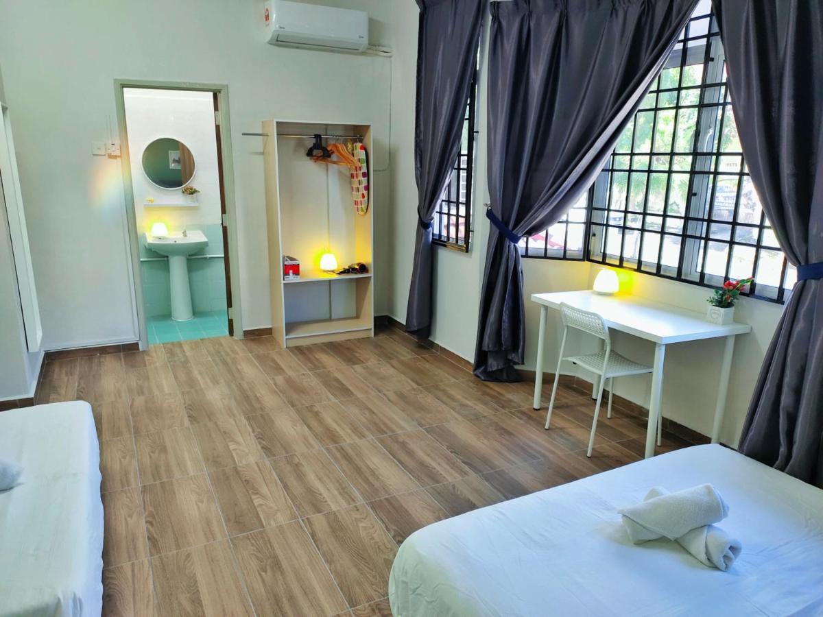 Semi-Detached, Up To 21 Pax, 4 Bedrooms, 3 Bathrooms, 4 Car Parks By Star Home Bayan Lepas Exterior foto