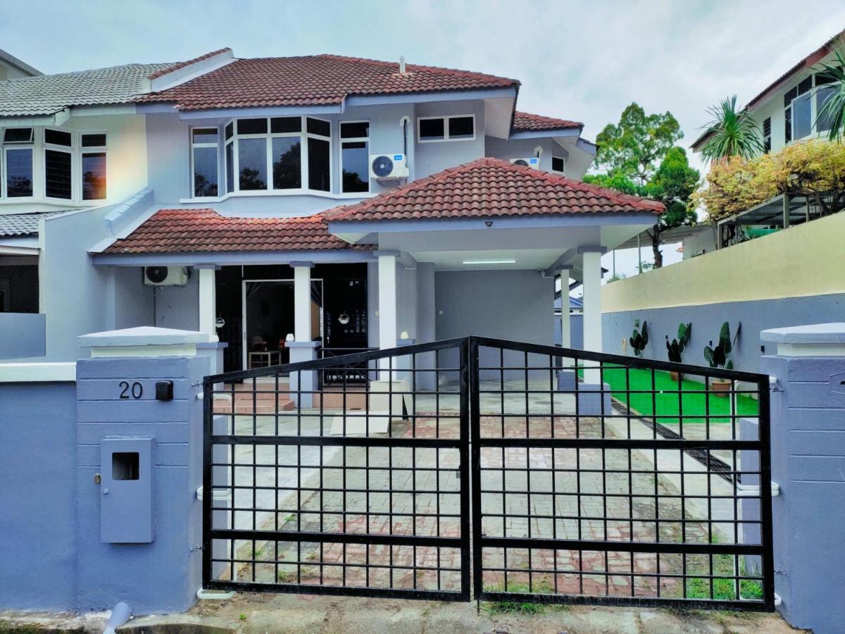 Semi-Detached, Up To 21 Pax, 4 Bedrooms, 3 Bathrooms, 4 Car Parks By Star Home Bayan Lepas Exterior foto